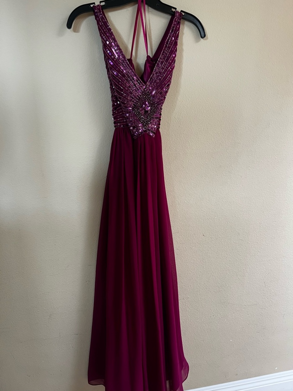 Aidan Mattox Beaded Dress V-Neck Evening Dress in Deep Berry